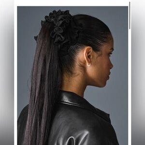 ALO Yoga Black Hair Scrunchie